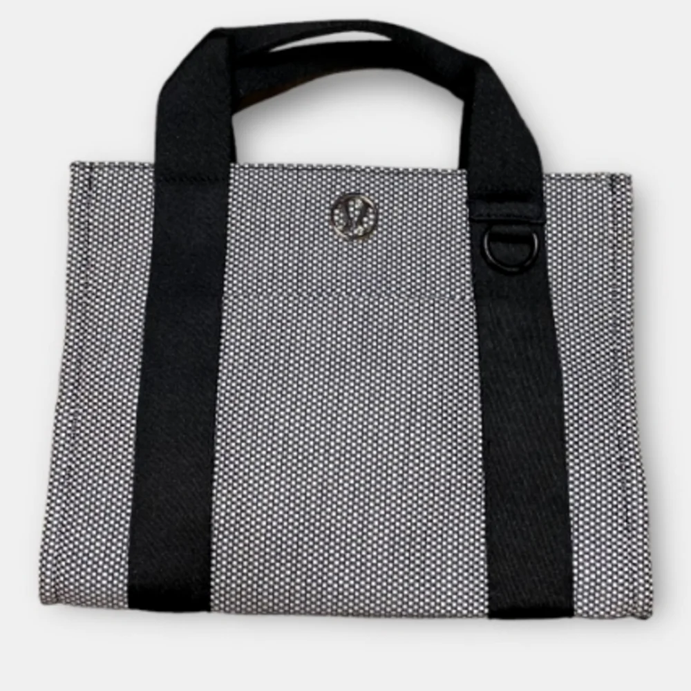 Lululemon Two-Tone Canvas Tote Bag Mini 4.5L - Picture 2 of 6